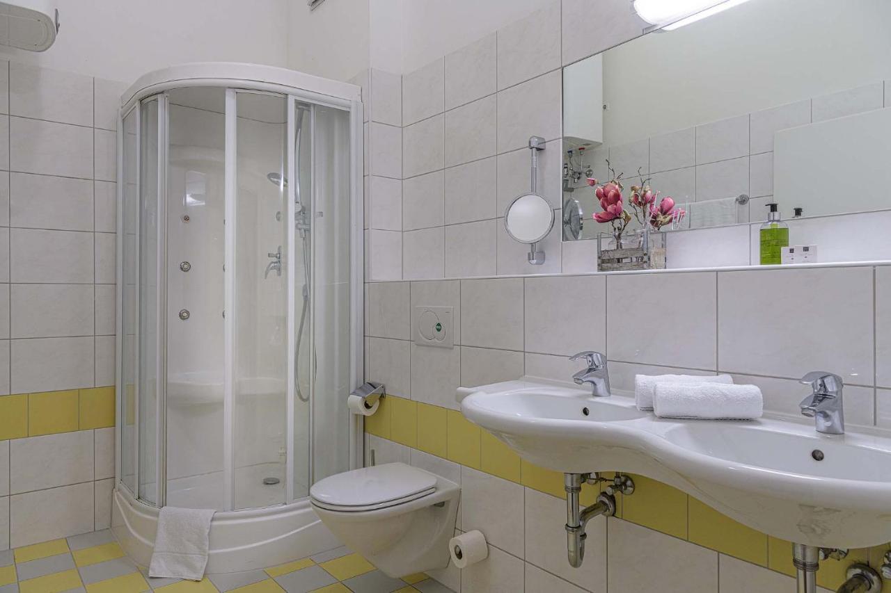 Alpenparks Apartment & Ferienresort Rehrenberg Viehhofen Ngoại thất bức ảnh